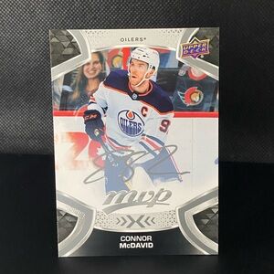 #220 Connor McDavid Silver Script 2021-22 Upper Deck MVP Hockey Edmonton Oilers